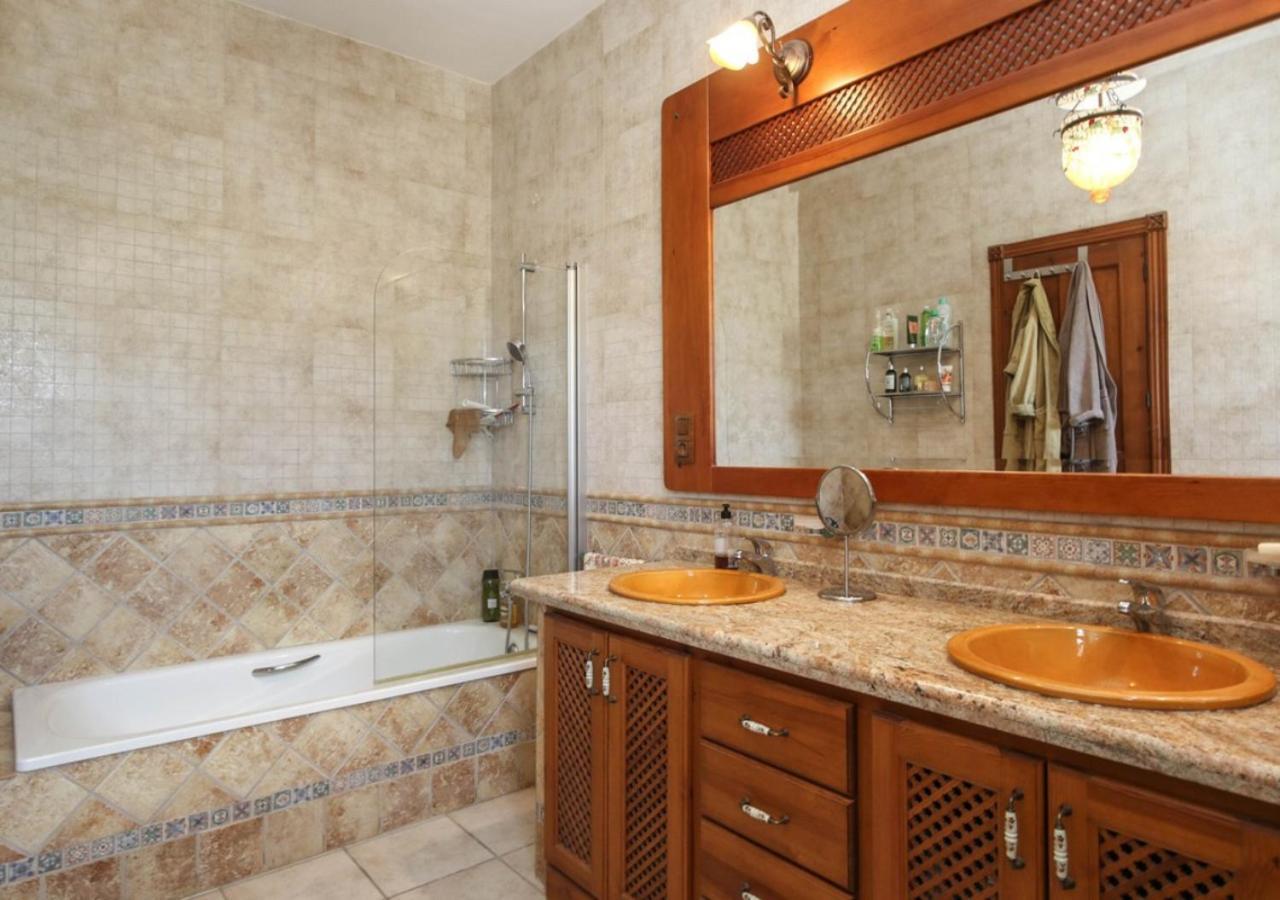 Spacious Villa With Exceptional Views In Malaga Casarabonela Eksteriør bilde